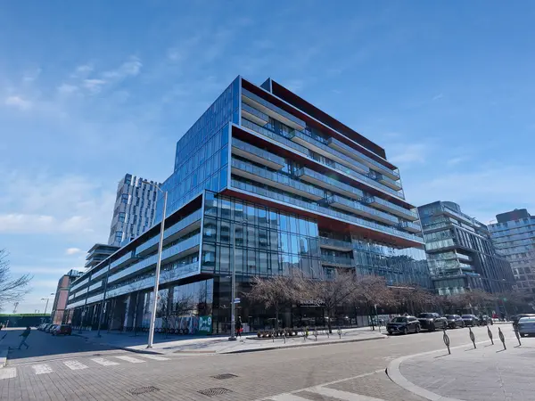 35 Rolling Mills RD #N566, Toronto C08, ON M5A 0V6