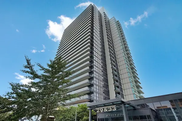 33 Singer CT #2710, Toronto C15, ON M2K 0B4