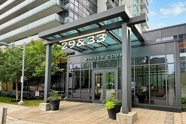 33 Singer CT #2710, Toronto C15, ON M2K 0B4