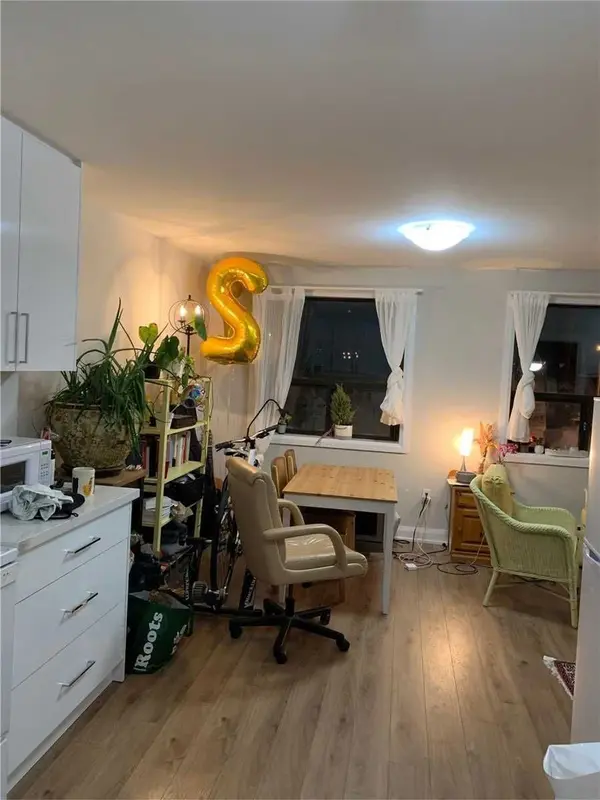 835 Bloor ST W #C, Toronto C01, ON M6G 1M1