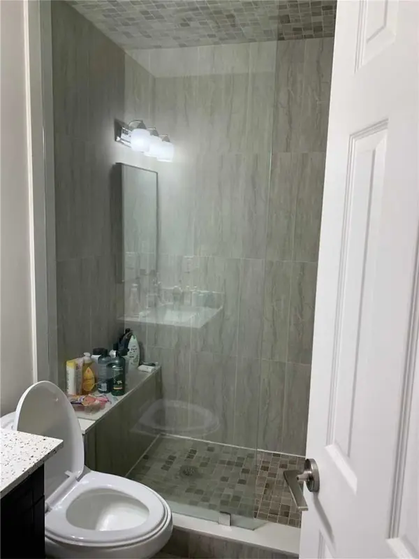 835 Bloor ST W #C, Toronto C01, ON M6G 1M1