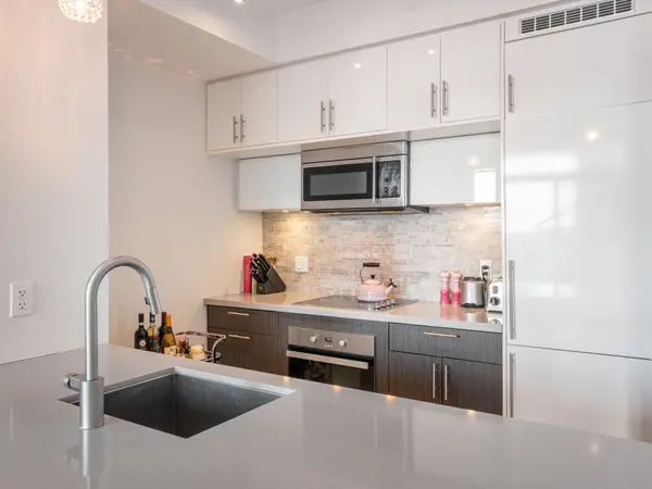 8 Mercer ST #2007, Toronto C01, ON M5V 0C4