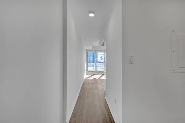 75 Canterbury PL #2805, Toronto C07, ON M2N 0L2