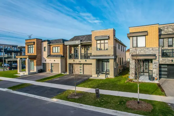 47 Clipper LN, Clarington, ON L1C 4B1