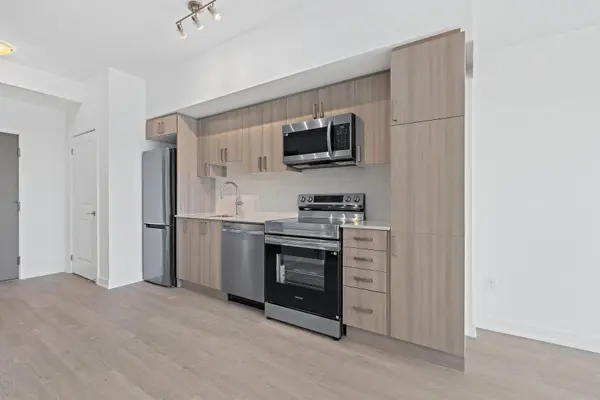 1010 Sandy Beach RD #405, Pickering, ON L1W 0C7