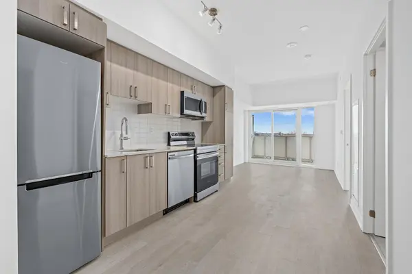 1010 Sandy Beach RD #405, Pickering, ON L1W 0C7