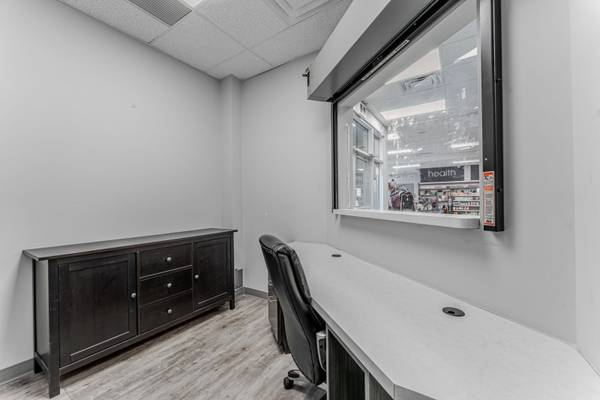 1081 Innisfil Beach RD #Main B, Innisfil, ON L9S 0N2