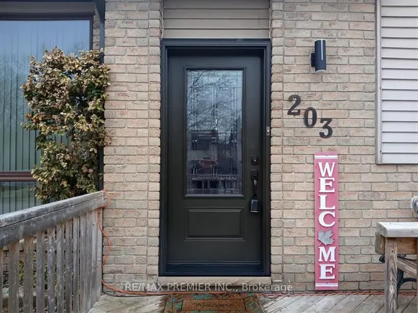 203 Burns CIR, Barrie, ON L4N 6A5