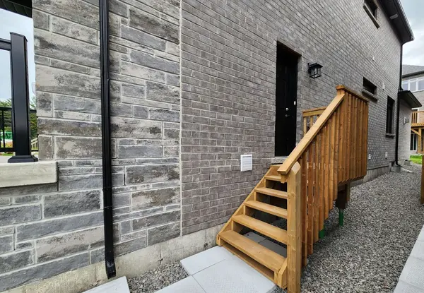 122 Franklin TRL #Lower, Barrie, ON L9J 0J2