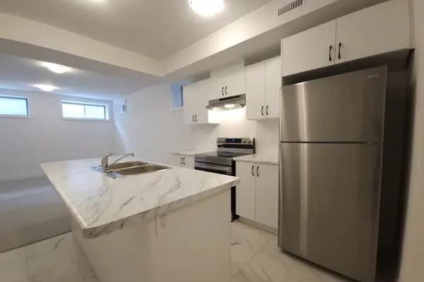 122 Franklin TRL #Lower, Barrie, ON L9J 0J2