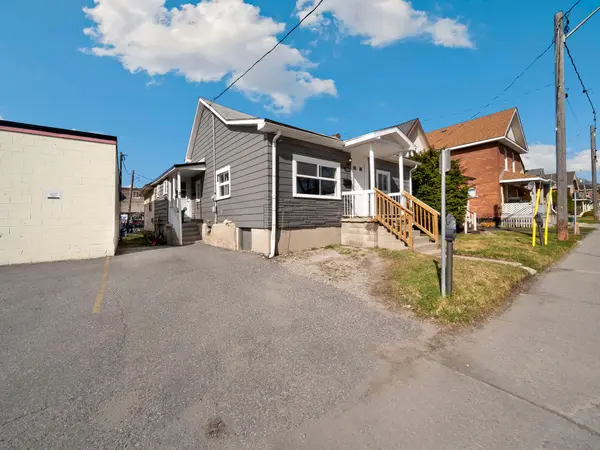 33 Albert ST S, Orillia, ON L3V 5K6