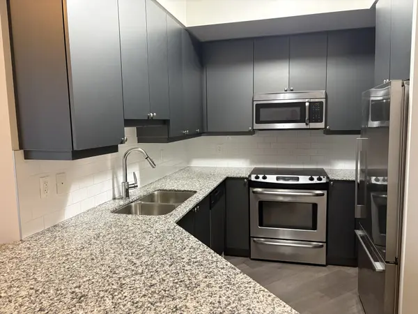 25 Fontenay CT #512, Toronto W08, ON M9A 0C4