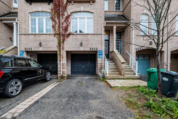 3255 Redpath CIR, Mississauga, ON L5N 8R3