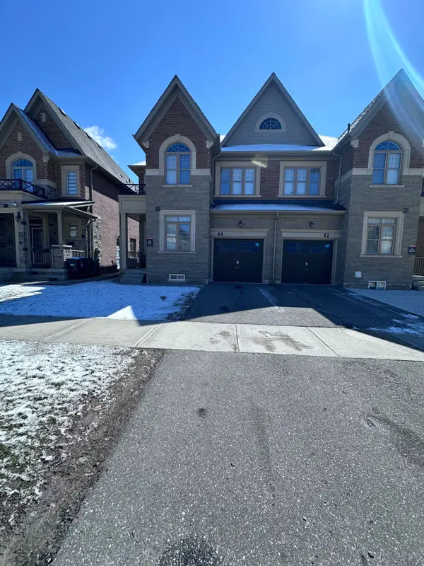44 Dolobram TRL, Brampton, ON L7A 4Y3