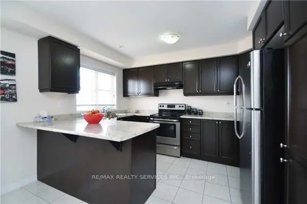 49 Mercedes RD, Brampton, ON L7A 0Z2