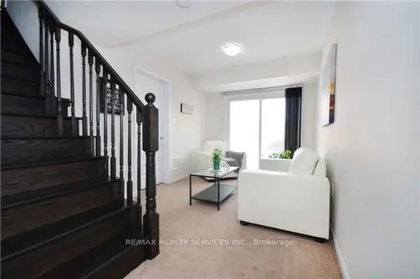 49 Mercedes RD, Brampton, ON L7A 0Z2