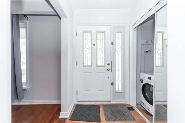 33 Renault CRES, Toronto W09, ON M9P 1J2