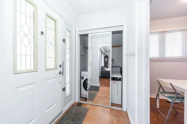 33 Renault CRES, Toronto W09, ON M9P 1J2