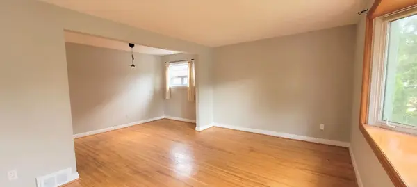 2 Rufford RD, Toronto W06, ON M8W 4V4