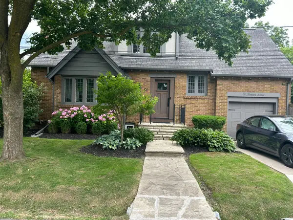 60 Thompson AVE, Toronto W07, ON M8Z 3T4