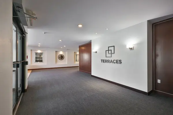 5070 Fairview ST #102, Burlington, ON L7L 0B8