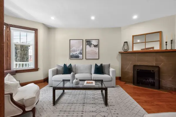 139 Evans AVE, Toronto W02, ON M6S 3V9