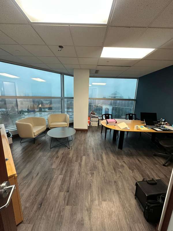 5500 North Service RD #807, Burlington, ON L7L 6W6