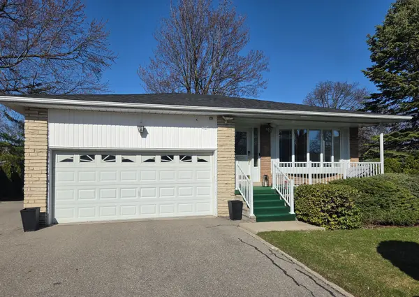 50 Trotters LN, Brampton, ON L6Y 1B6