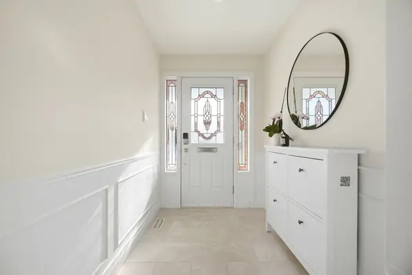 50 Trotters LN, Brampton, ON L6Y 1B6