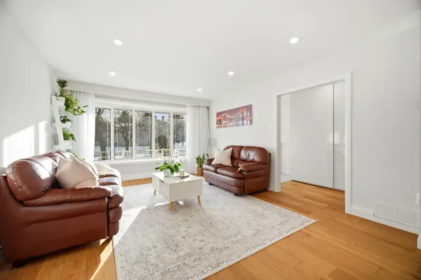 50 Trotters LN, Brampton, ON L6Y 1B6