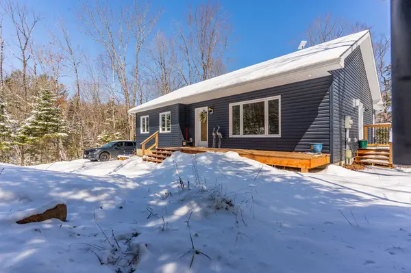 260 Mountain ST, Dysart Et Al, ON K0M 1S0