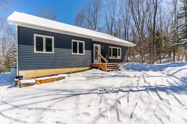 260 Mountain ST, Dysart Et Al, ON K0M 1S0