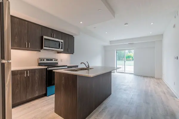 16 Markle CRES #207, Hamilton, ON L9G 0H4