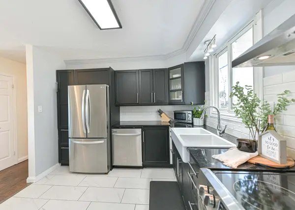 620 Pinedale RD, Gravenhurst, ON P1P 1L5