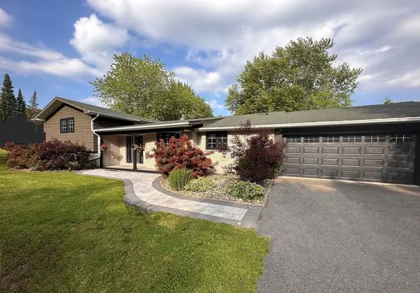 1143 Connaught DR, Selwyn, ON K0L 1T0