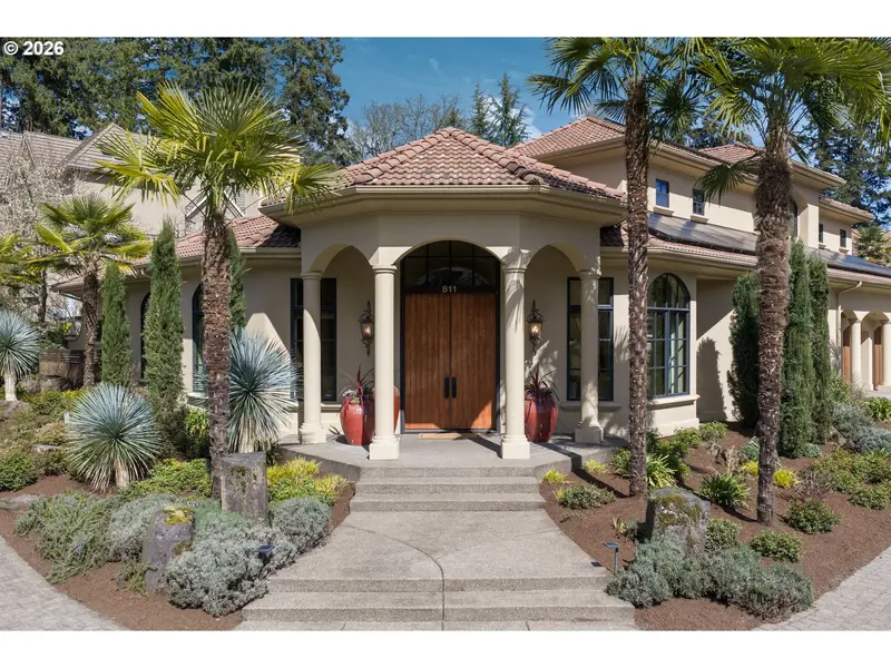 811 NE BRENNAN LN, Hillsboro, OR 97124