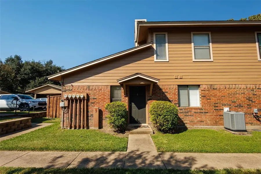 5640 Cedar Creek Drive, Benbrook, TX 76109