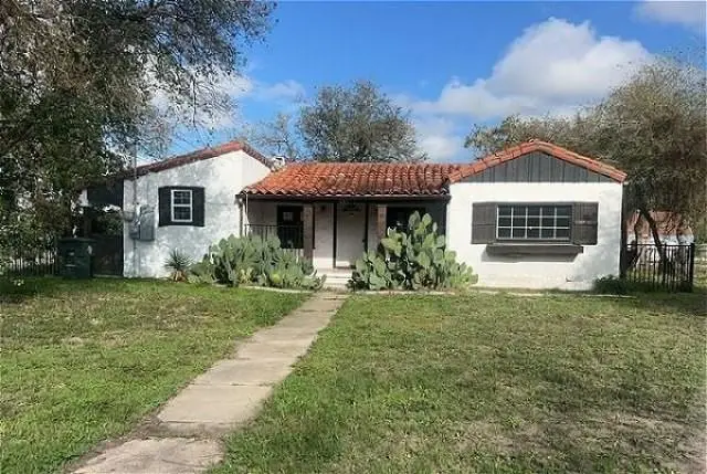 201 E 6th Street, Alice, TX 78332