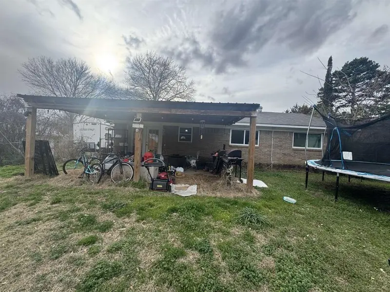 307 Gilbert Drive, Vivian, LA 71082