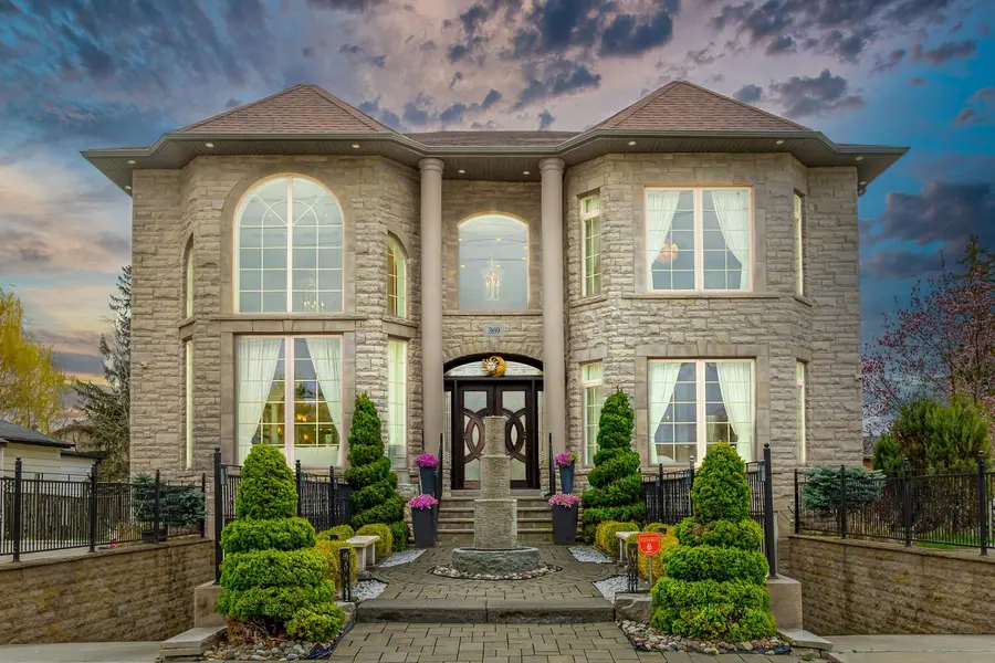 369 Toyne Vale RD, Pickering, ON L1W 2G9