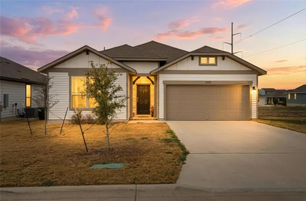 105 Kellys Heroes Way, Jarrell, TX 76537