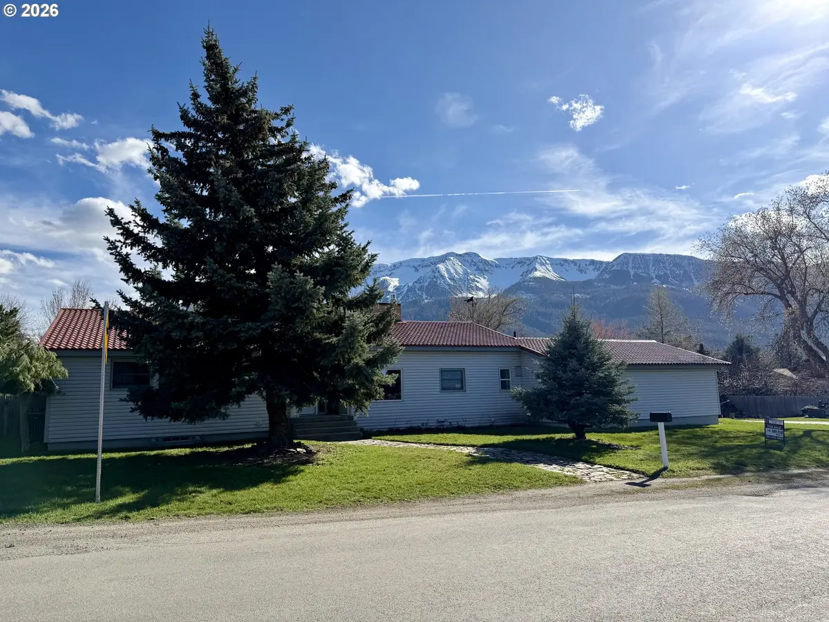 100 W 10TH ST, Joseph, OR 97846