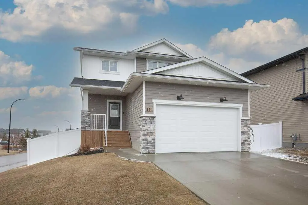 14 Thayer Close, Red Deer, AB T4P 0W7