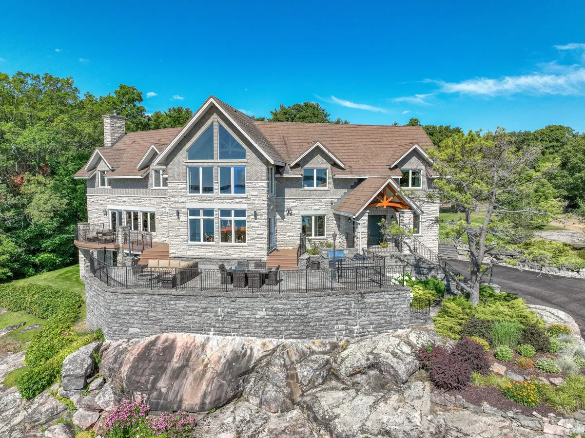 1188 1000 Islands Pkwy, Front Of Yonge, ON K0E 1R0