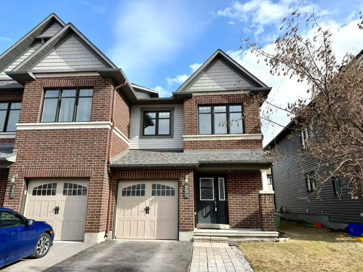 526 PAINE AVE, Kanata, ON K2S 1B9