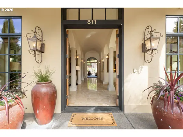 811 NE BRENNAN LN, Hillsboro, OR 97124