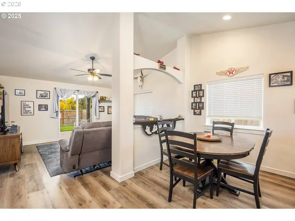 4967 CEDAR VIEW DR, Springfield, OR 97478