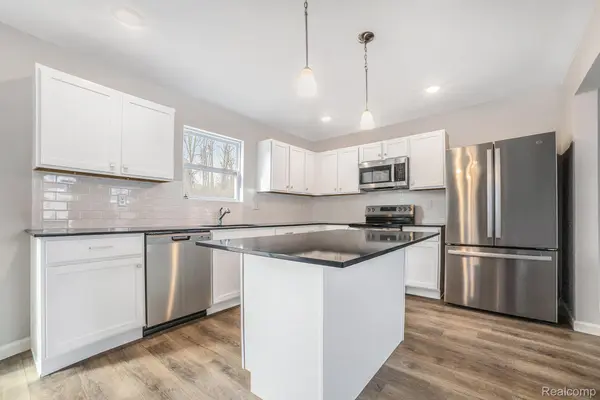 6142 Noel DR, Flint, MI 48532