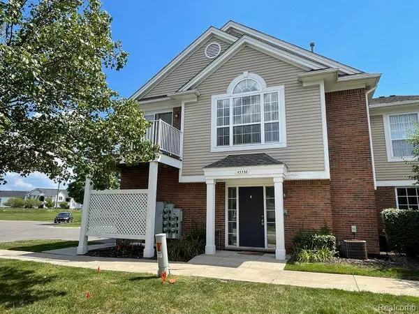 45538 WARWICK DR, Macomb Township, MI 48044