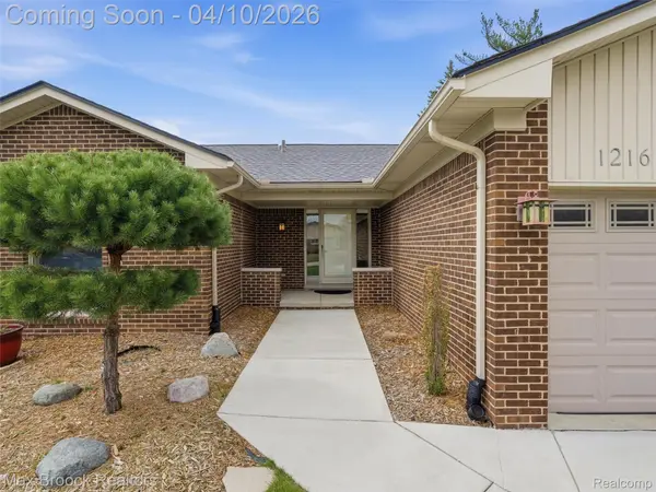 12161 Prairie DR, Sterling Heights, MI 48312